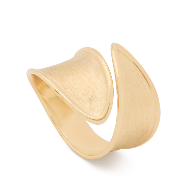 A yellow gold open fashion ring.