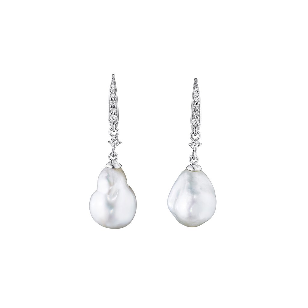 ☆関税込☆VINTAGE HOLLYWOOD★White Berry Pearl Earrings★ 006-15505.png?crop=center&